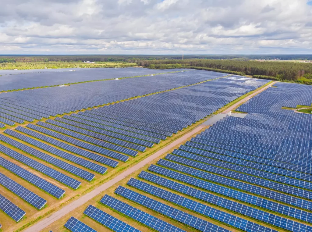 cómo invertir en parques solares